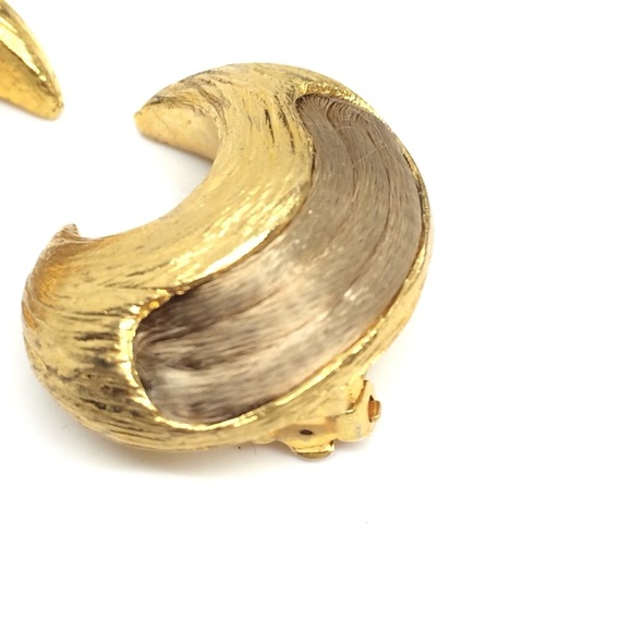 VINTAGE CELESTIAL RON RIZZO GOLD TONE CRESCENT MOON CHUNKY CLIP-ON EARRINGS - Picture 15 of 17